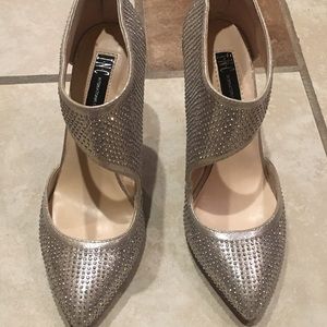 INC Zitah Gold Pearl Heels sz 5
